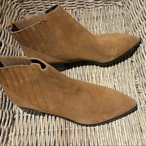 Marc Fisher Brown Suede Ankle Boots size 7 Never Worn!
